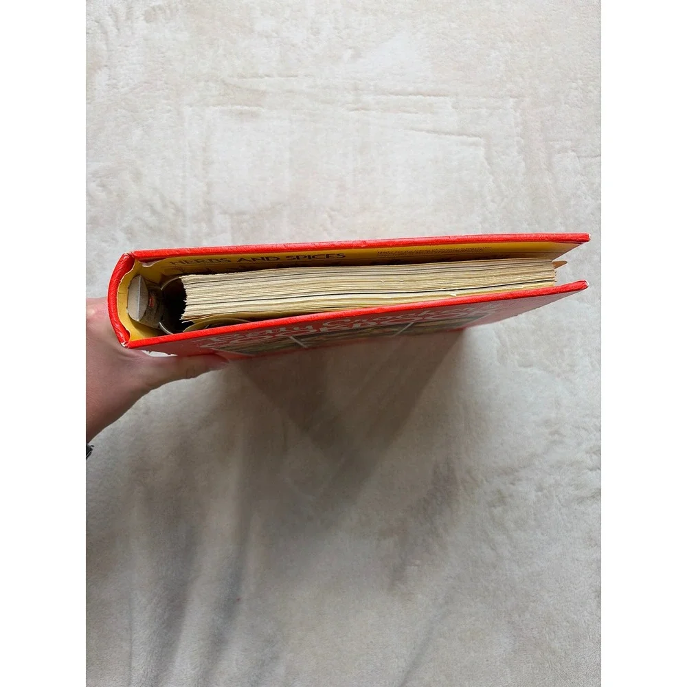 Betty Crocker Cookbook Golden Press 1980 Red Binder New Revised Edition Good